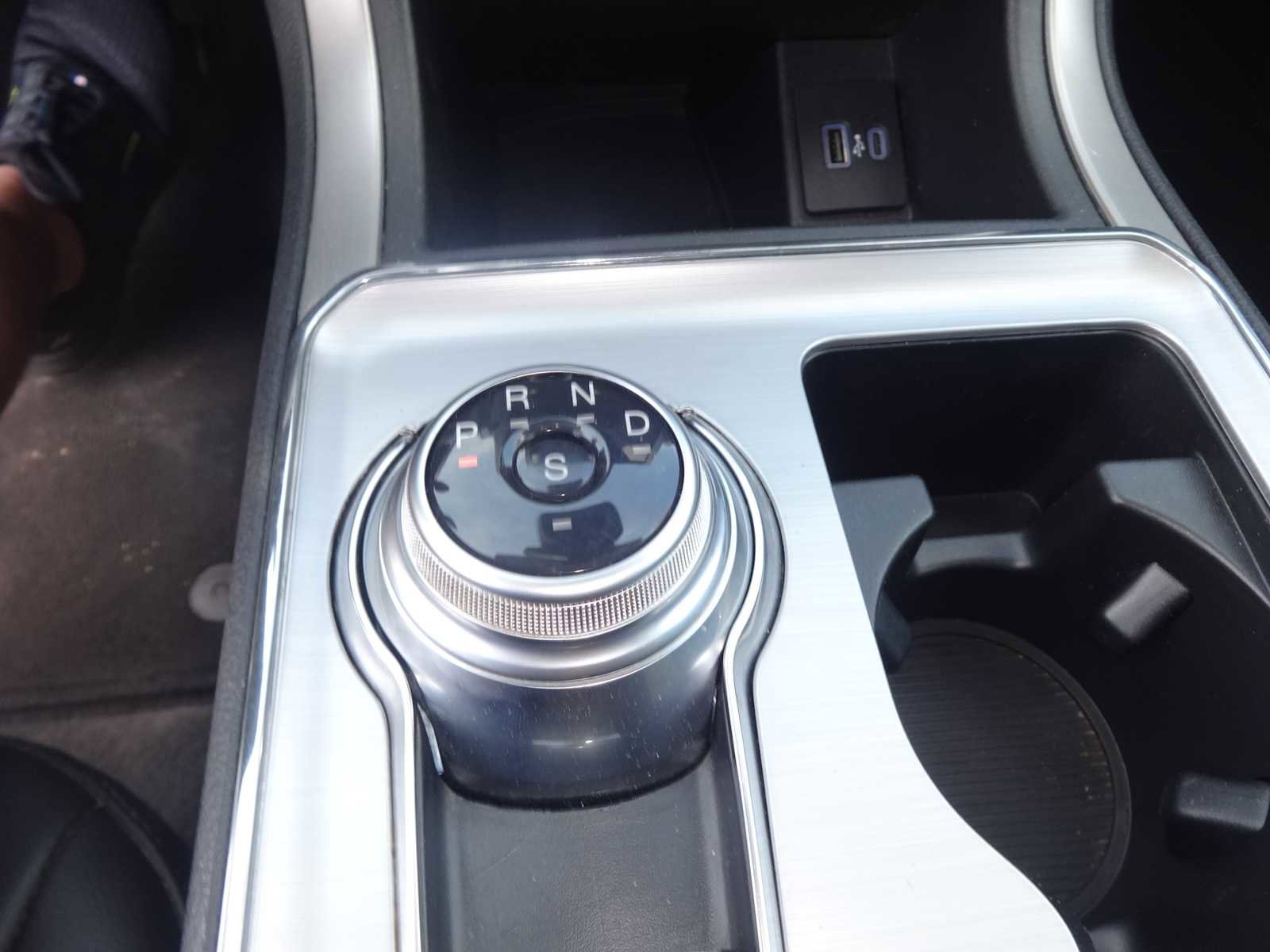 Used 2022 Ford Edge SEL image 13