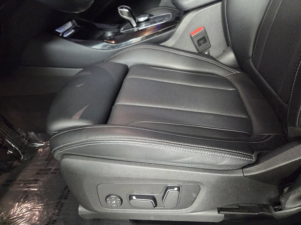 Used 2024 BMW X3 sDrive30i w/ Convenience Package RWD image 11