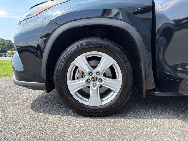 Used 2021 Toyota Highlander LE AWD/4WD image 26