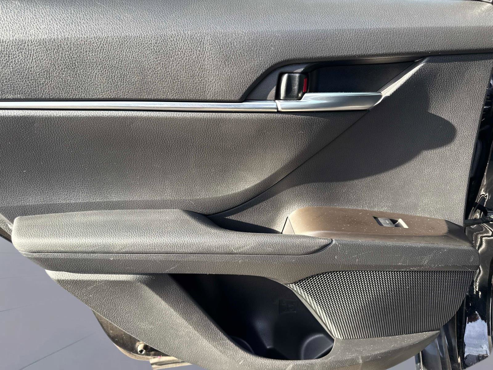 Used 2021 Toyota Camry SE image 12