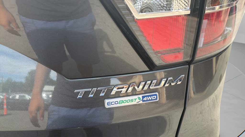 Used 2017 Ford Escape Titanium w/ Equipment Group 301A AWD/4WD image 37