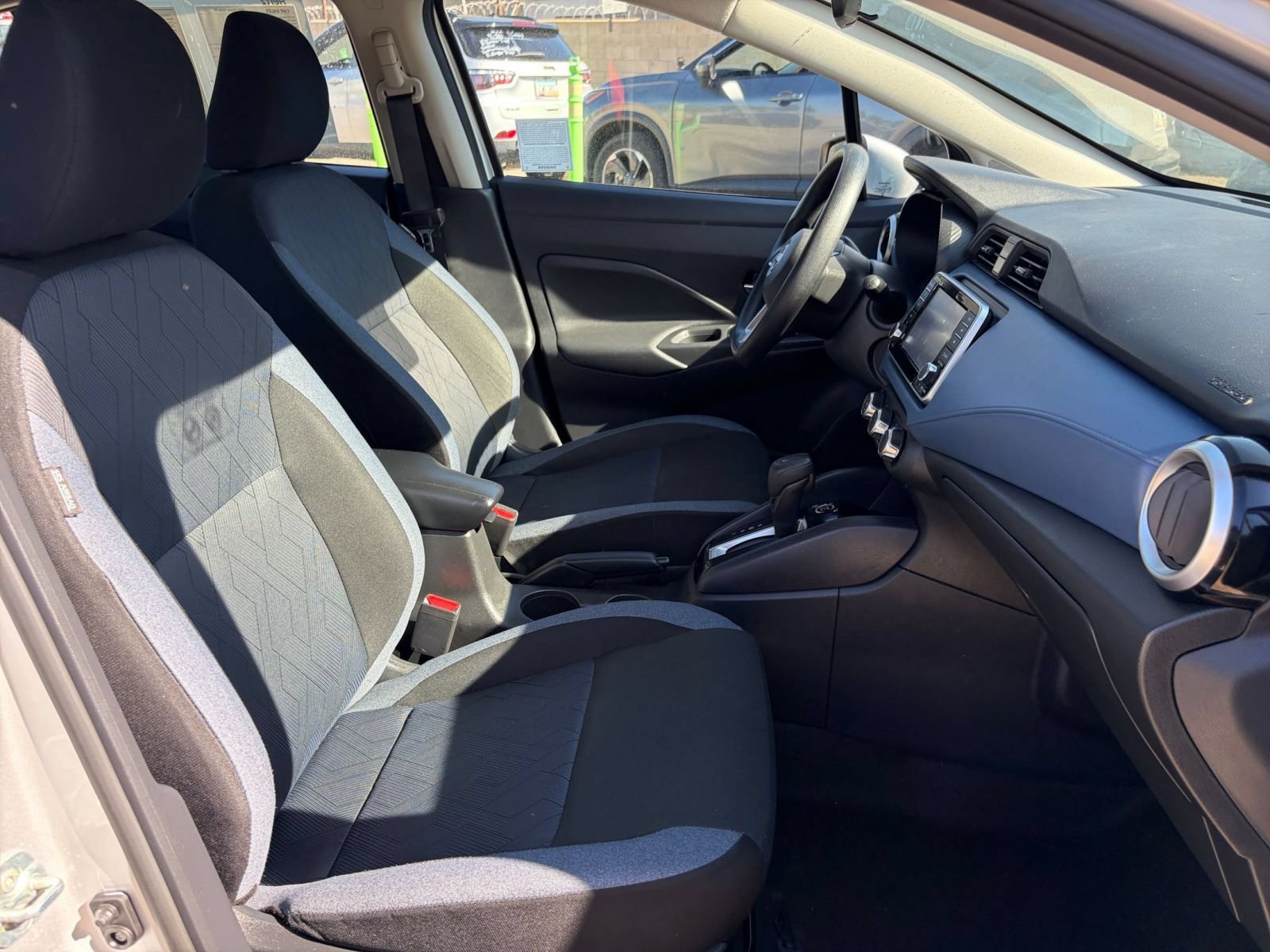 Used 2025 Nissan Versa SV FWD image 34