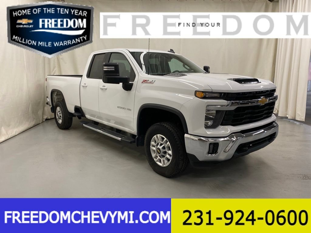 Used 2024 Chevrolet Silverado 2500 LT w/ True North Edition AWD/4WD image 1