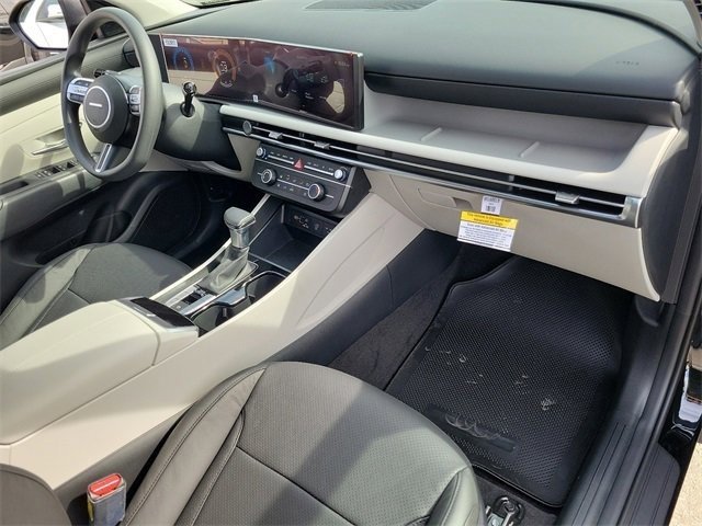 New 2025 Hyundai Tucson SE image 13
