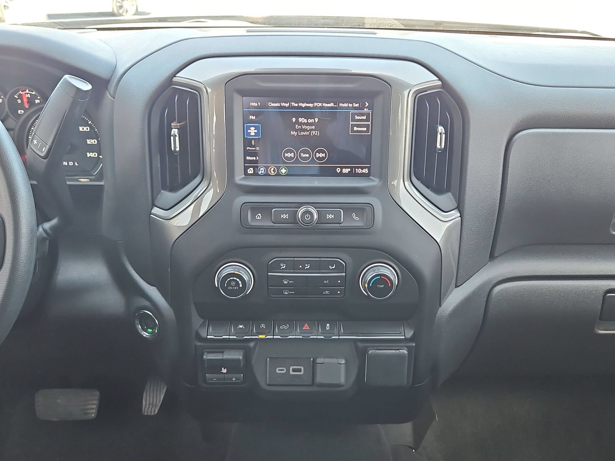 Certified 2025 Chevrolet Silverado 1500 Custom AWD/4WD image 17