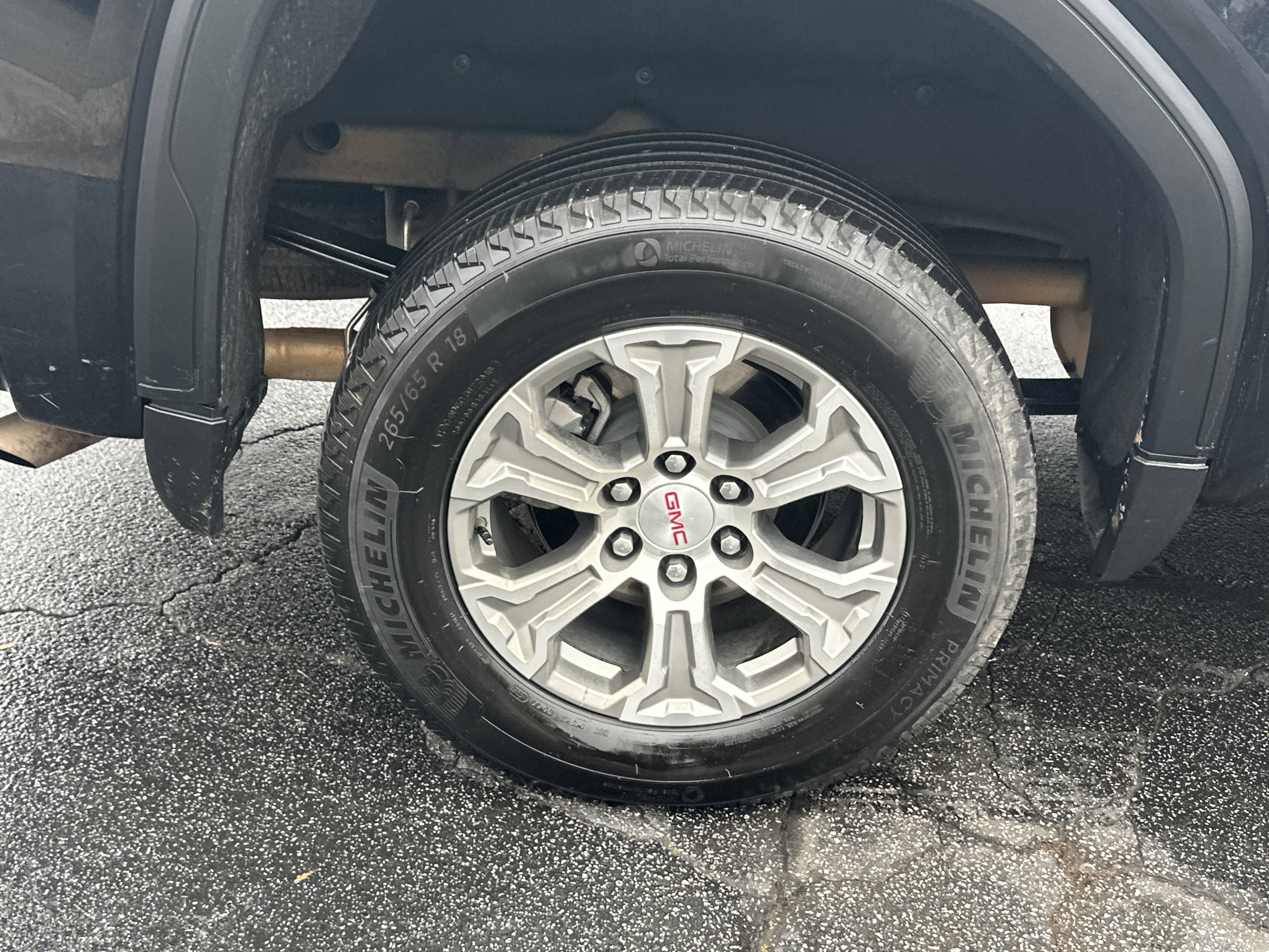 Certified 2025 GMC Sierra 1500 SLT image 19