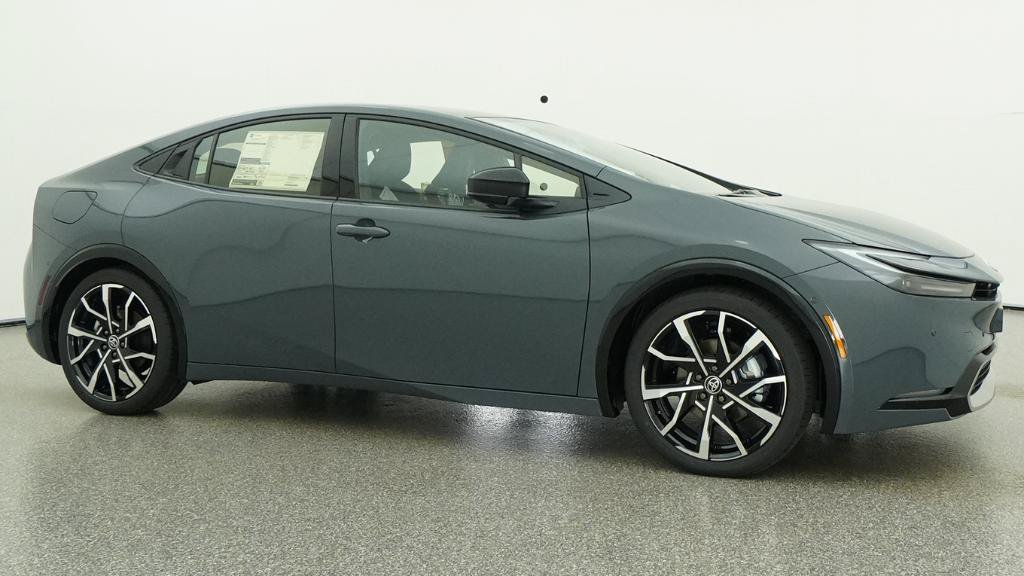 New 2026 Toyota Prius Plug-In Hybrid FWD image 31