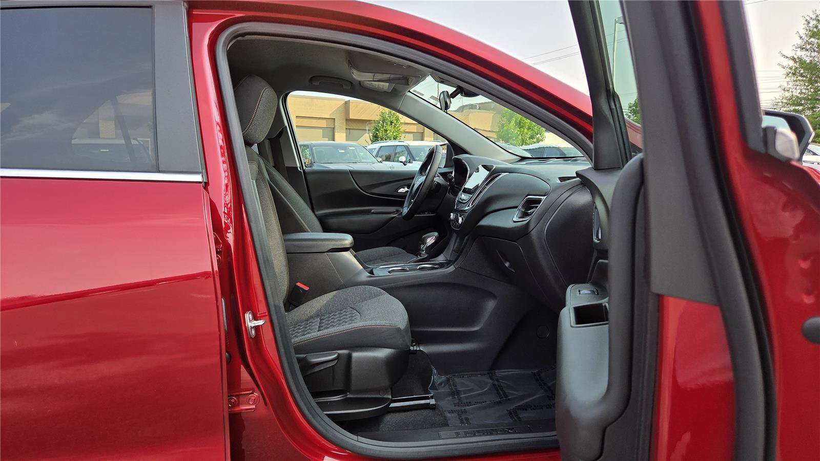 Used 2023 Chevrolet Equinox LT FWD image 33
