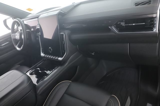 Used 2025 GMC Yukon XL Elevation w/ LPO, Floor Liner Package AWD/4WD image 33