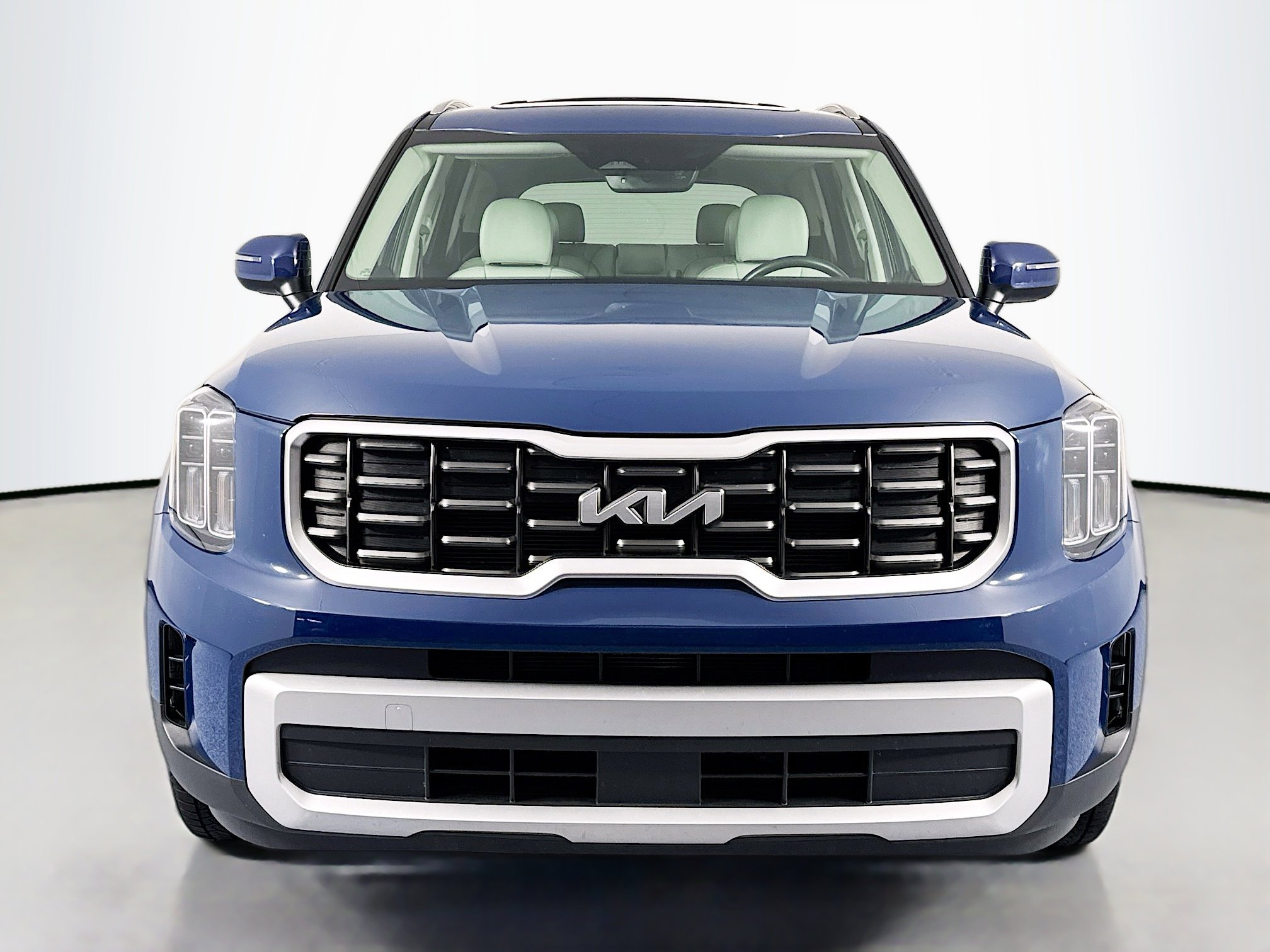 Used 2023 Kia Telluride S w/ S Sunroof Package image 2