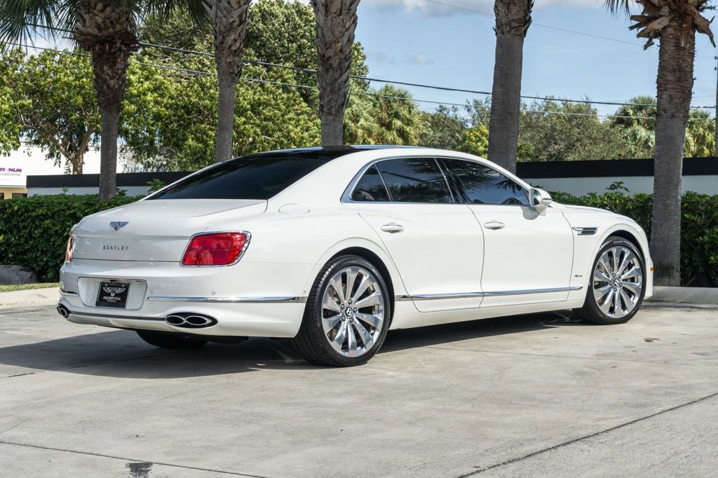 Used 2023 Bentley Flying Spur Azure image 8