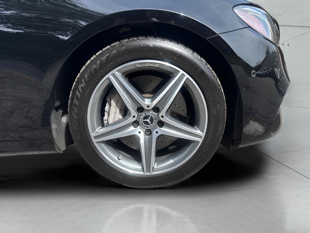 Used 2019 Mercedes-Benz E 300 4MATIC image 2