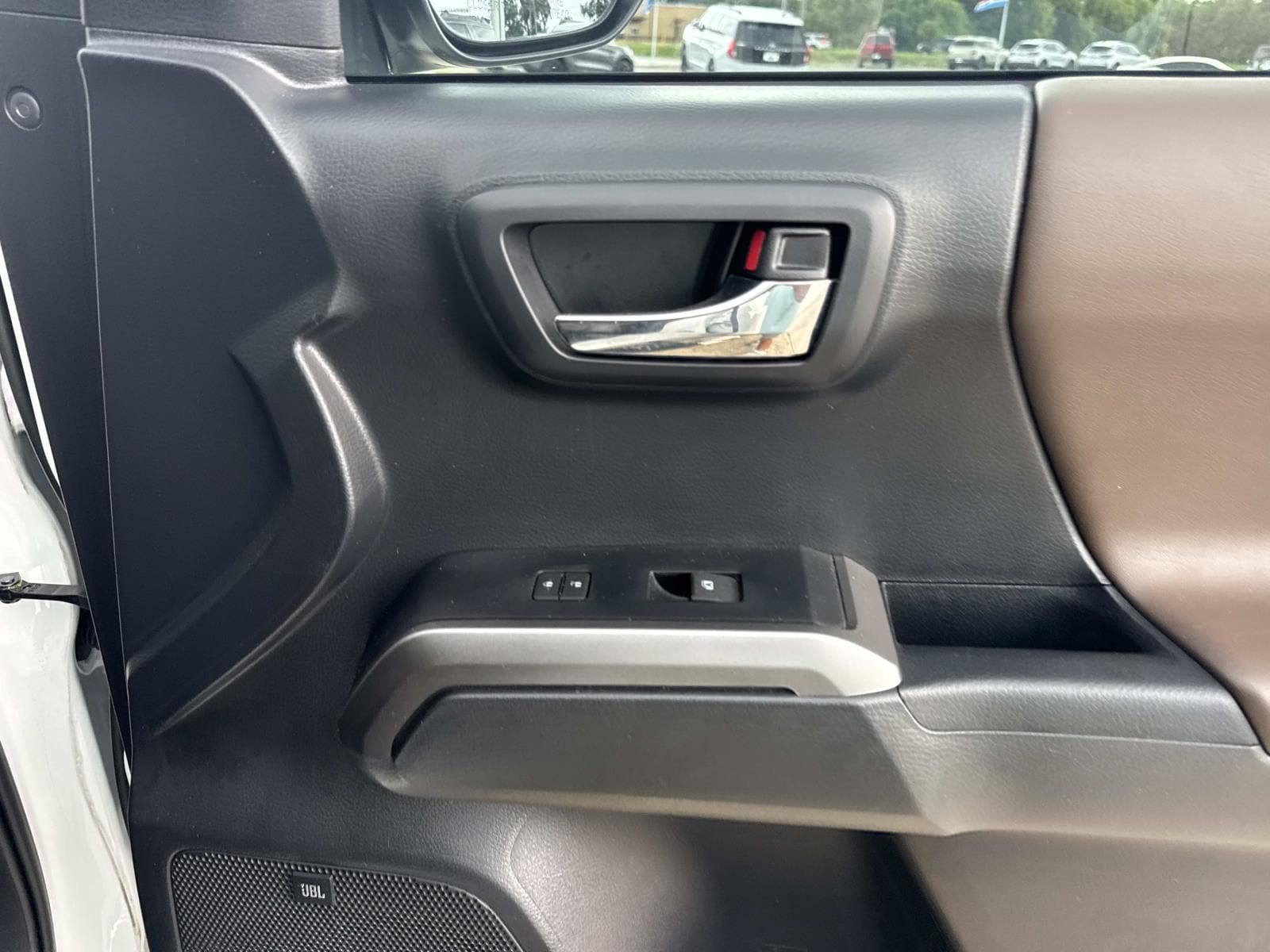 Used 2022 Toyota Tacoma Limited AWD/4WD image 14