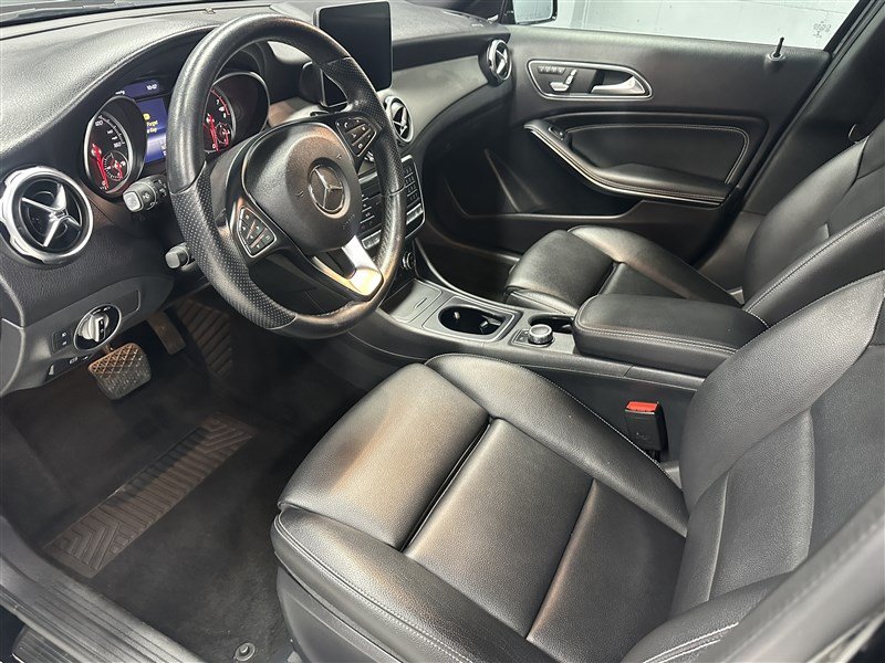 Used 2020 Mercedes-Benz GLA 250 4MATIC image 2