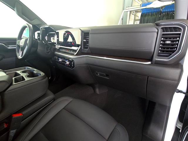 Used 2026 GMC Sierra 1500 SLT AWD/4WD image 10