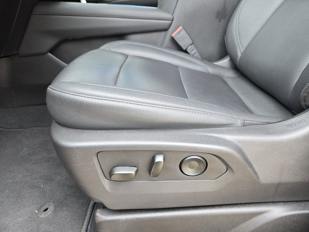 Used 2025 Chevrolet Tahoe Z71 AWD/4WD image 19