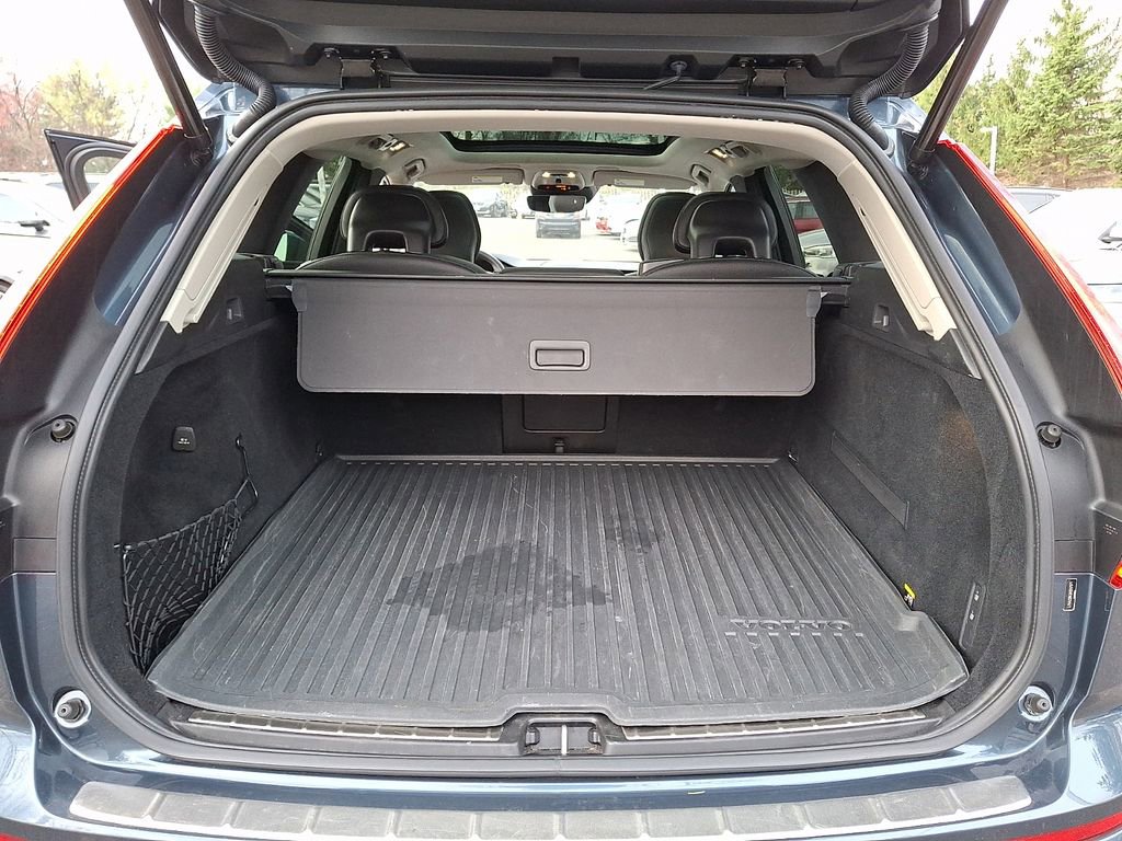Used 2019 Volvo XC60 T6 Momentum w/ Premium Package image 26