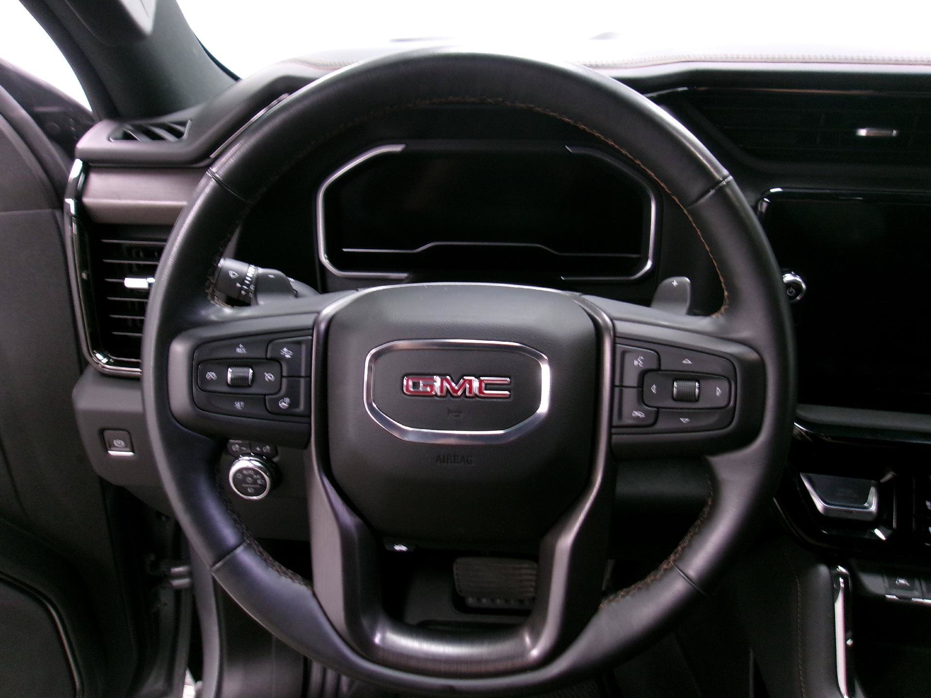 Used 2024 GMC Sierra 1500 AT4 w/ Technology Package AWD/4WD image 7