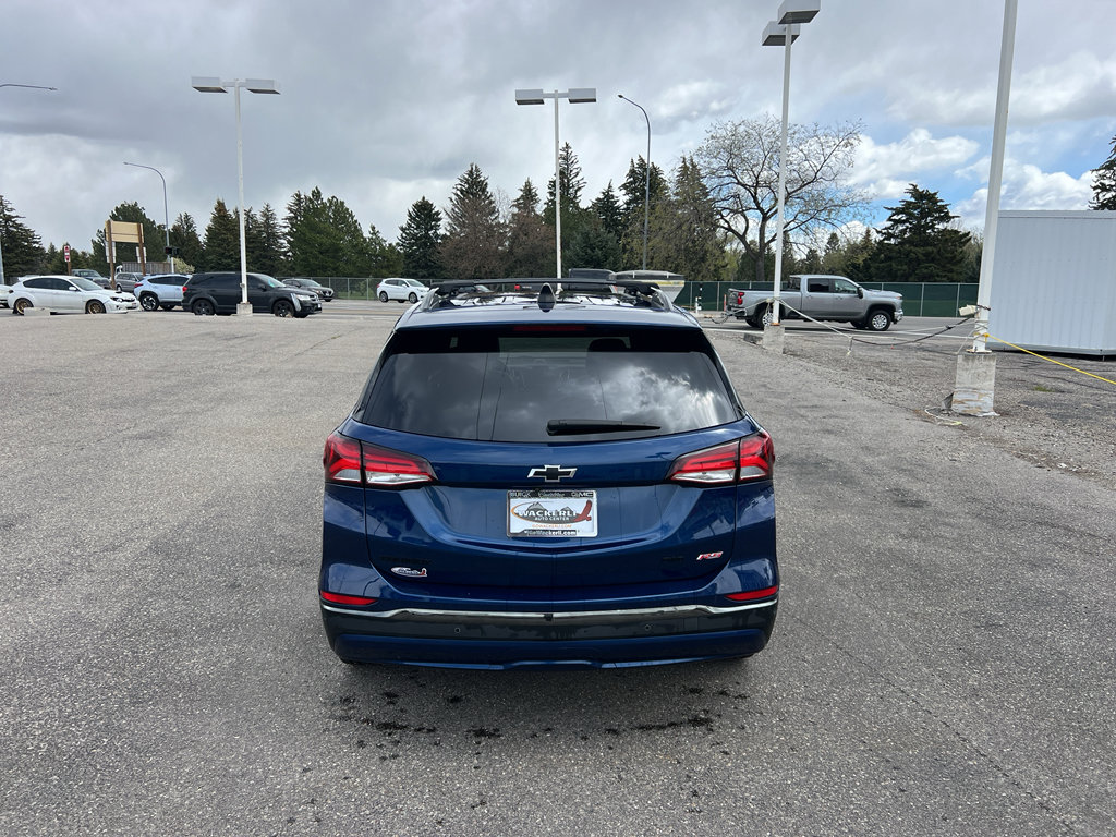 Used 2022 Chevrolet Equinox RS w/ RS Leather Package image 4