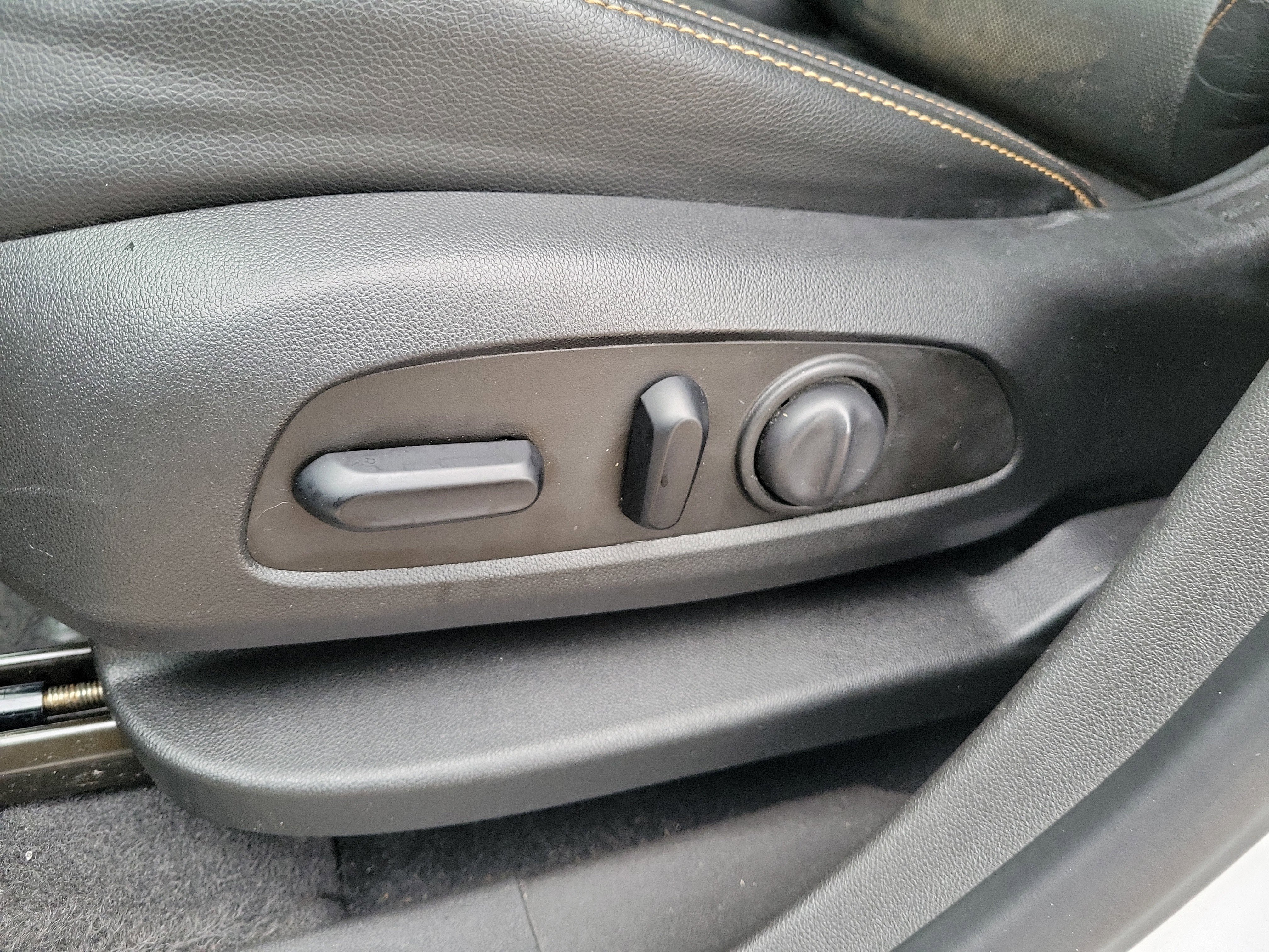 Used 2020 GMC Terrain SLT image 17