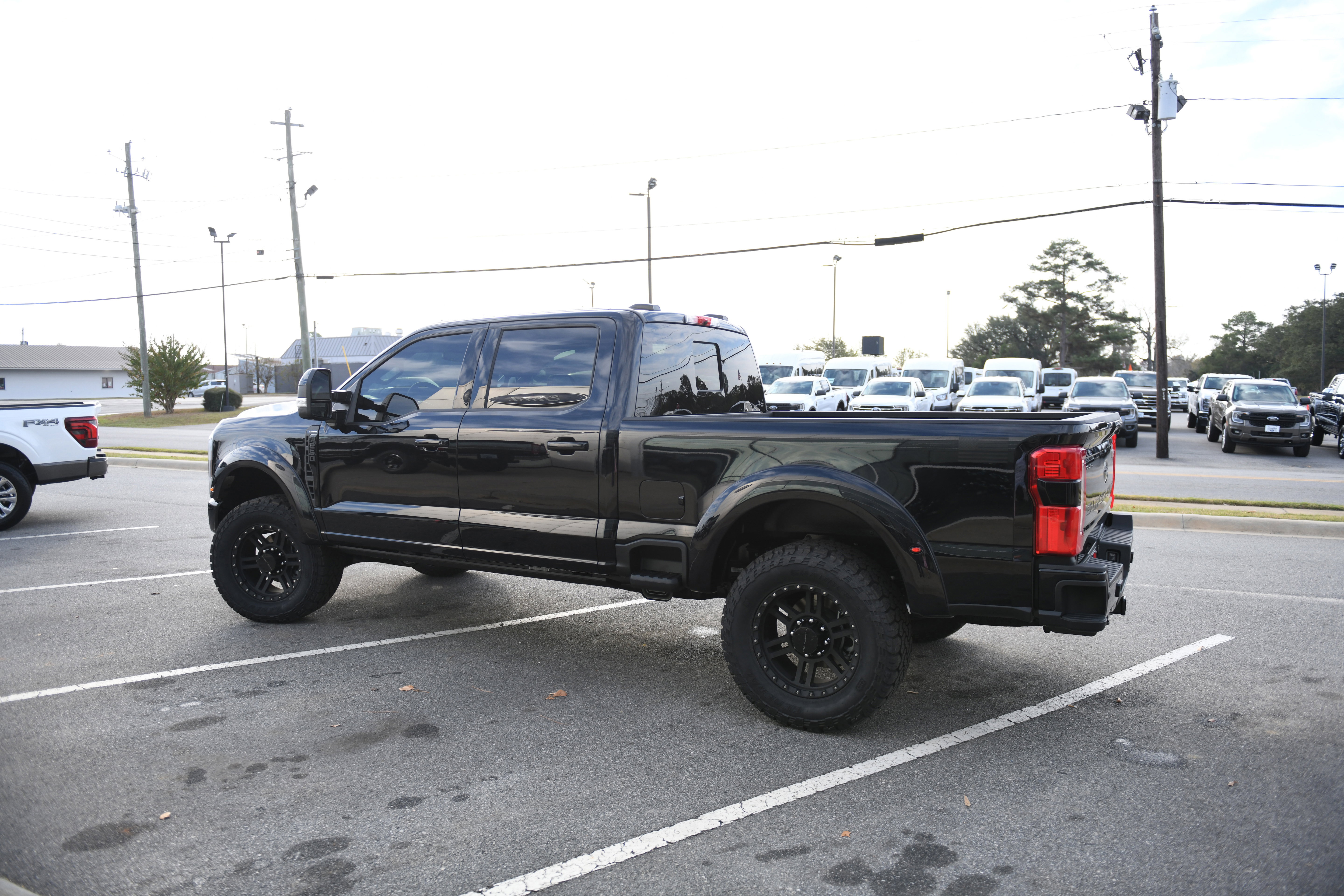 New 2026 Ford F250 Lariat w/ Black Appearance Package image 17