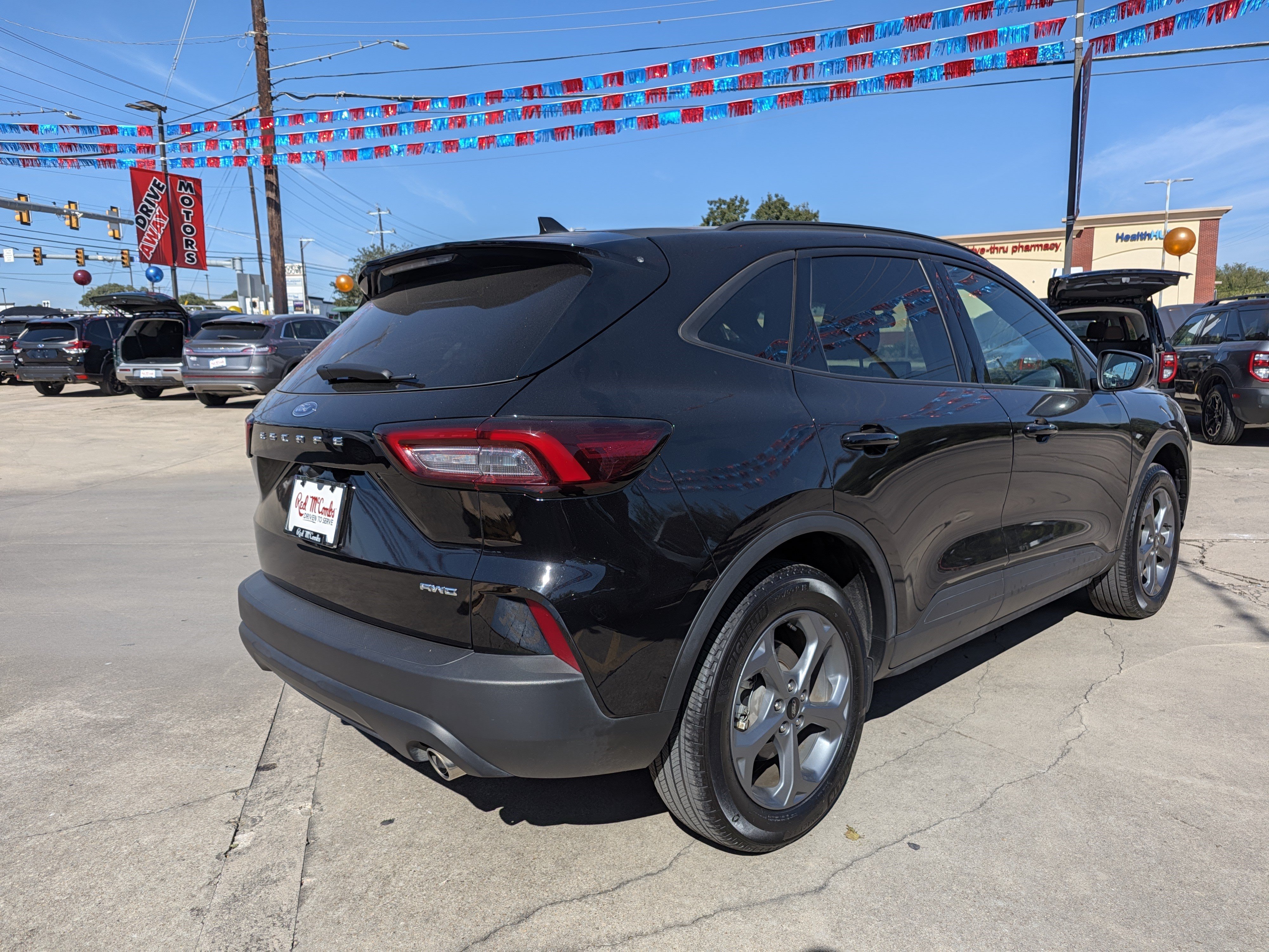 Certified 2025 Ford Escape ST-Line Select AWD/4WD image 5