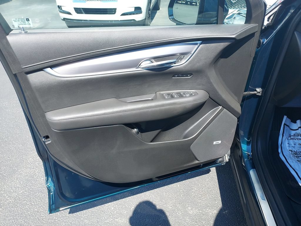 Used 2024 Cadillac XT6 Luxury w/ LPO, Floor Liner Package AWD/4WD image 12