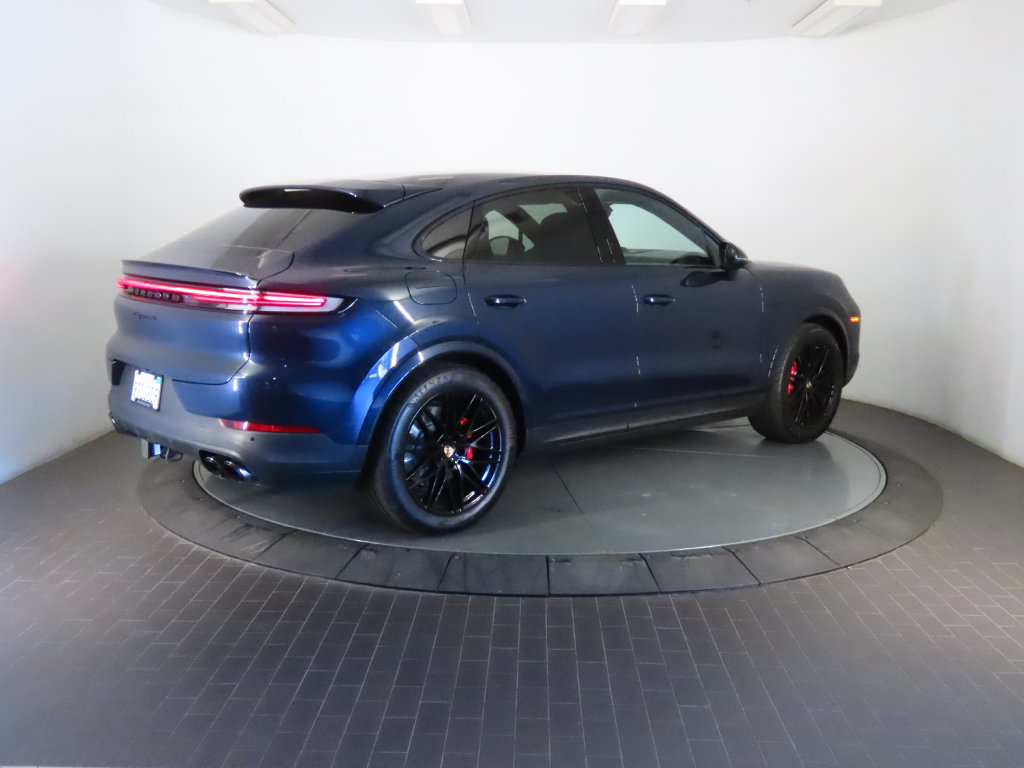 Certified 2025 Porsche Cayenne S AWD/4WD image 7