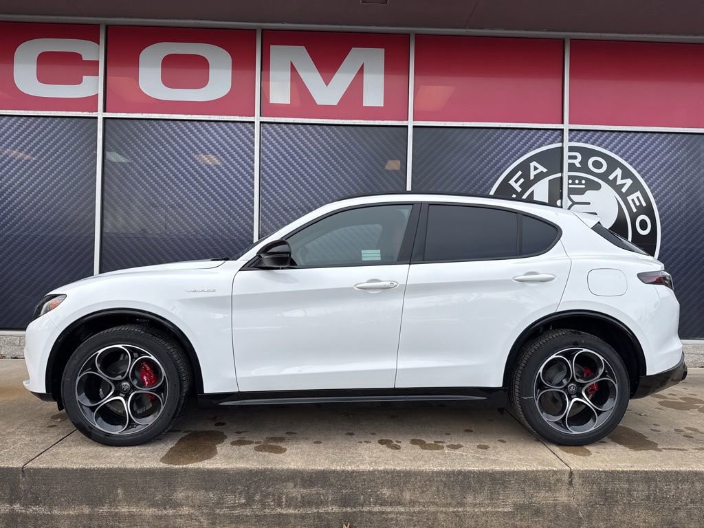 New 2025 Alfa Romeo Stelvio Sprint w/ Veloce Package image 9