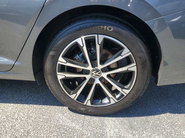 Used 2024 Volkswagen Jetta Sport image 7