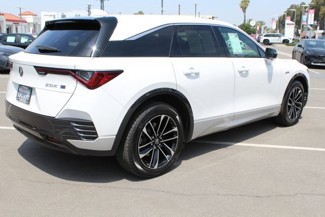 Used 2024 Acura ZDX A-Spec RWD image 17