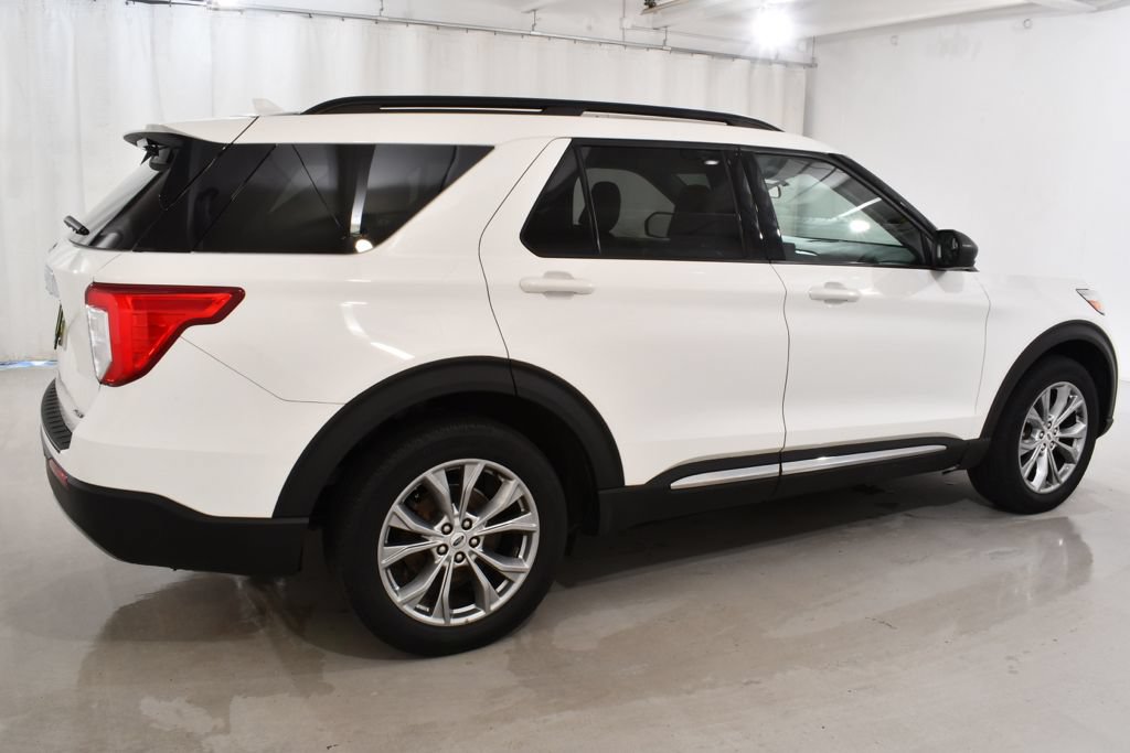 Used 2022 Ford Explorer XLT w/ Equipment Group 202A AWD/4WD image 11