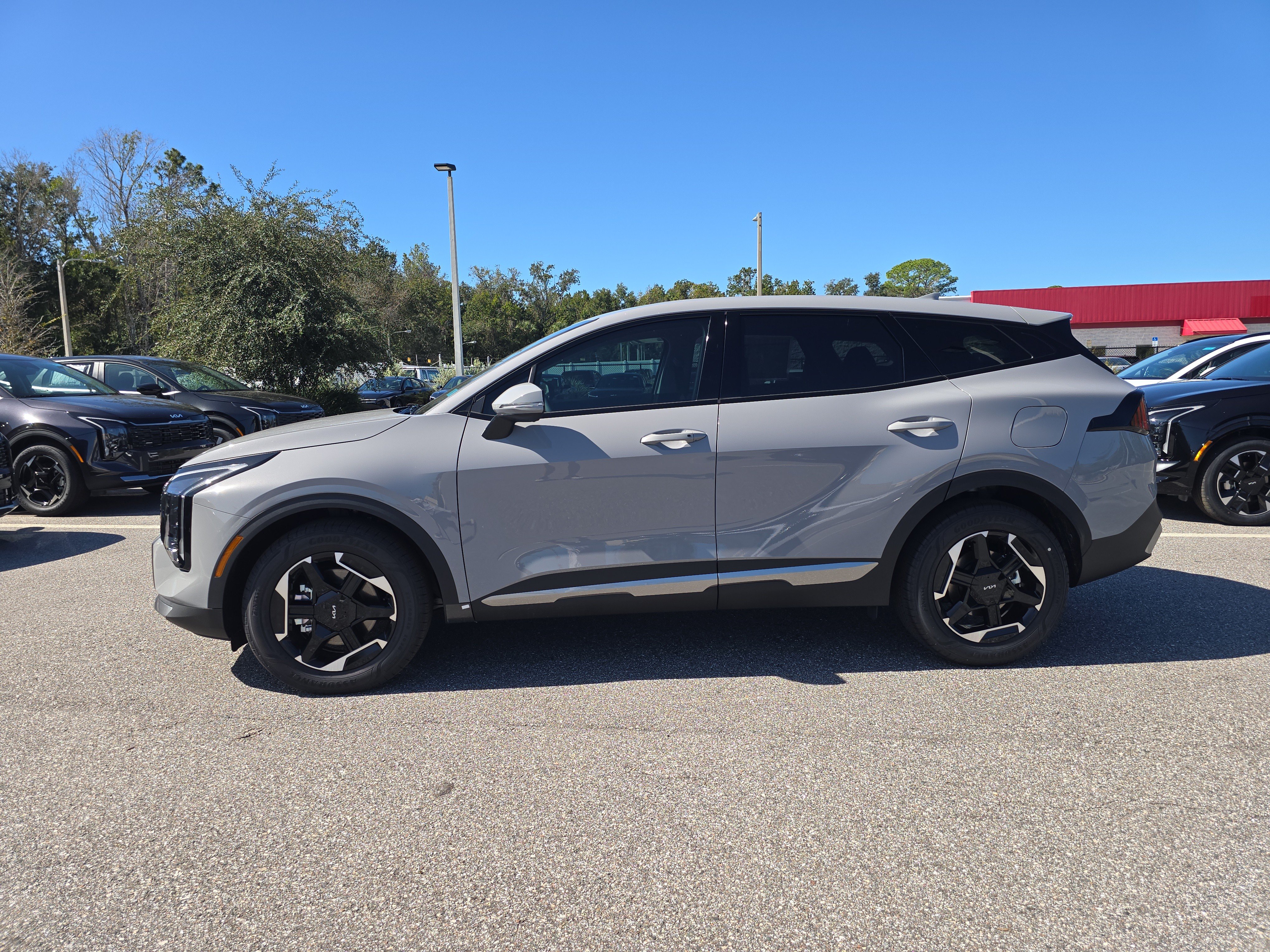New 2027 Kia Sportage S FWD image 5