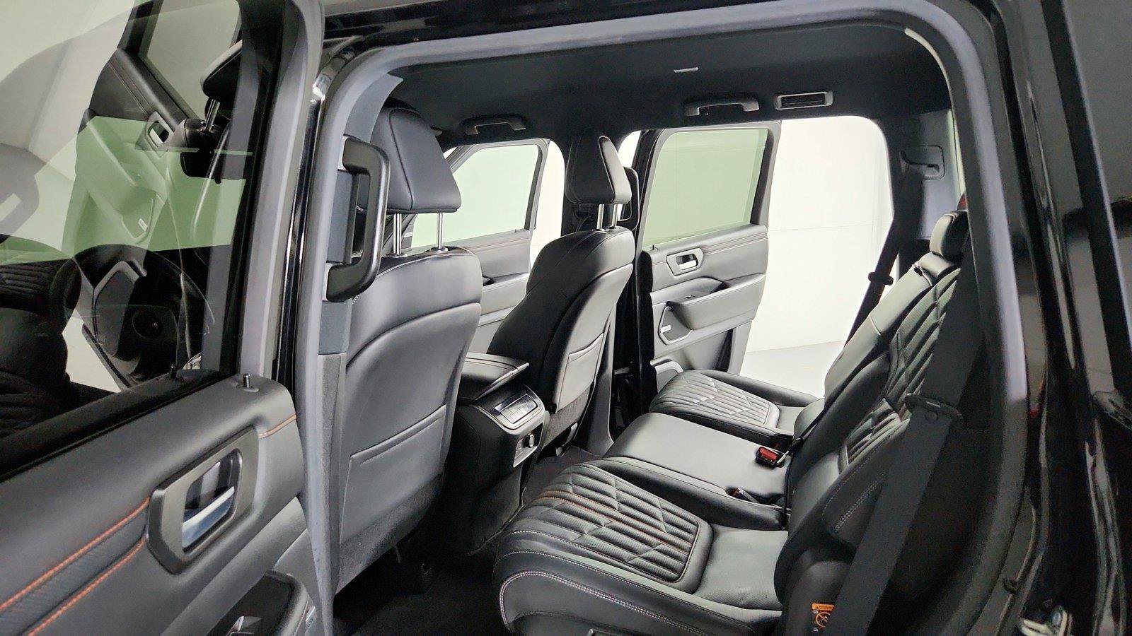 Certified 2025 Nissan Armada PRO-4X AWD/4WD image 26