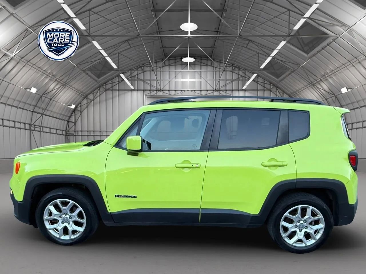 Used 2018 Jeep Renegade Latitude w/ Cold Weather Group FWD image 3