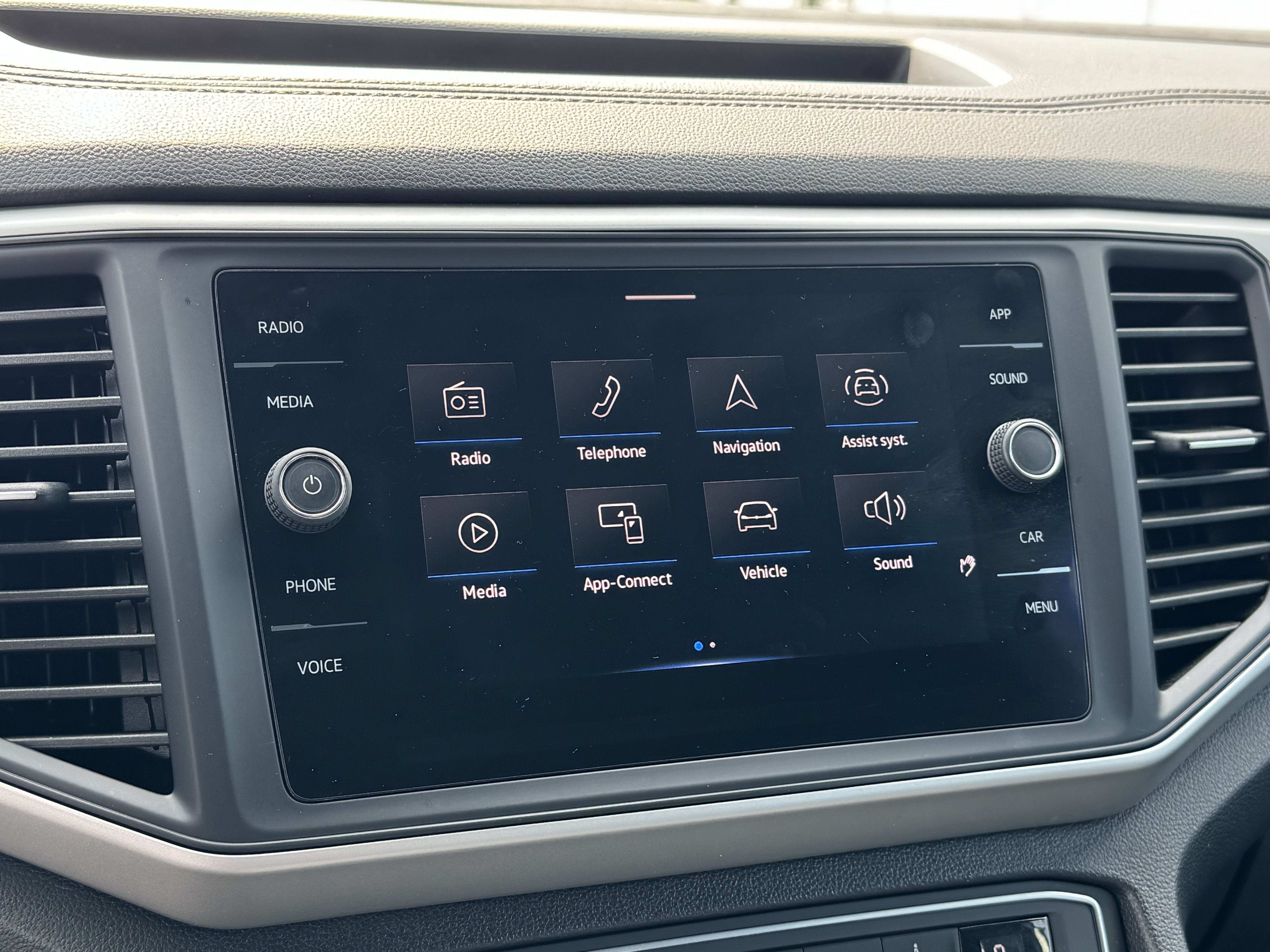 Used 2021 Volkswagen Atlas Cross Sport SE w/ Panoramic Sunroof Package FWD image 23