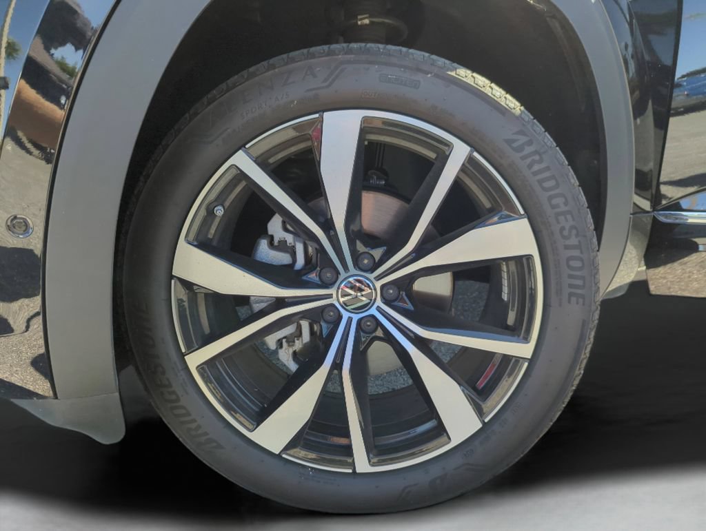 New 2025 Volkswagen Atlas Cross Sport SEL Premium R-Line AWD/4WD image 48