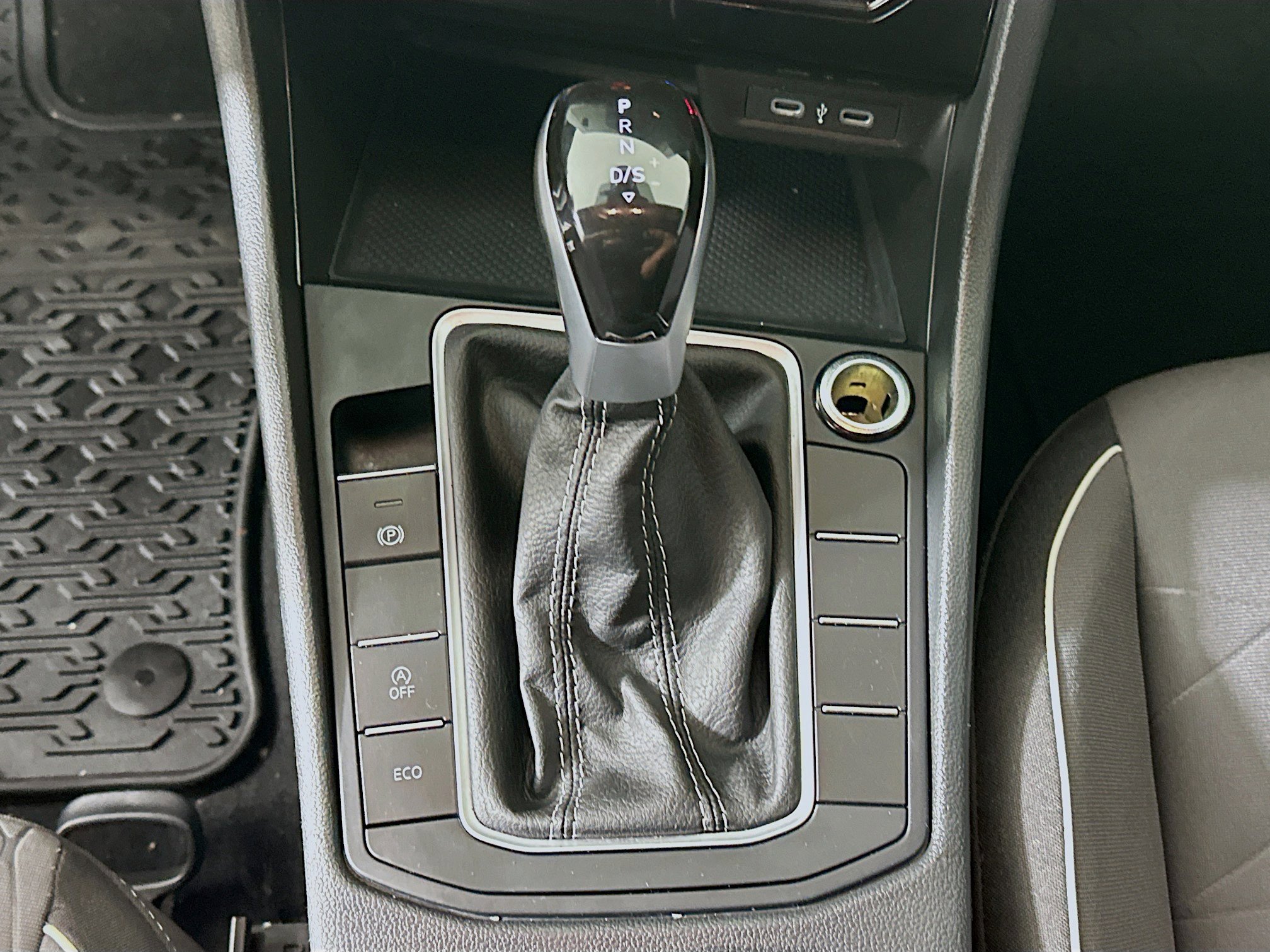 Used 2025 Volkswagen Jetta Sport image 23