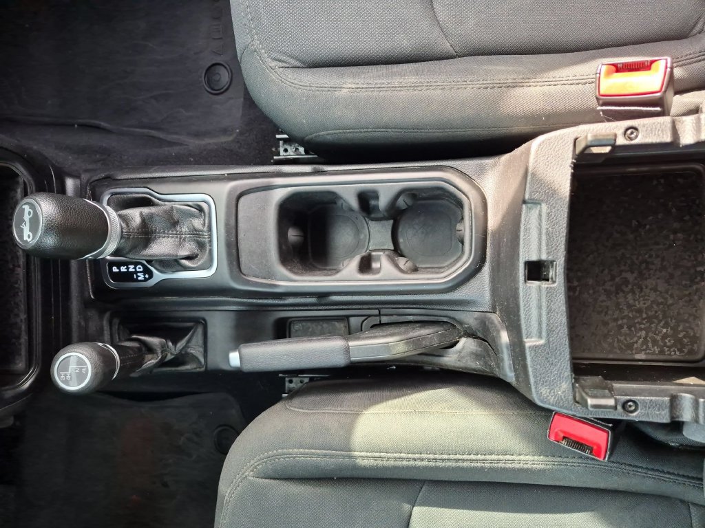 Used 2019 Jeep Wrangler Sport AWD/4WD image 16