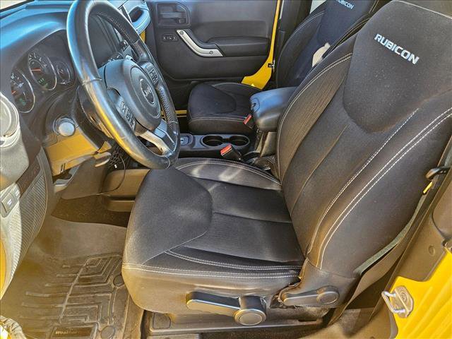 Used 2015 Jeep Wrangler Rubicon w/ Power Convenience Group image 12