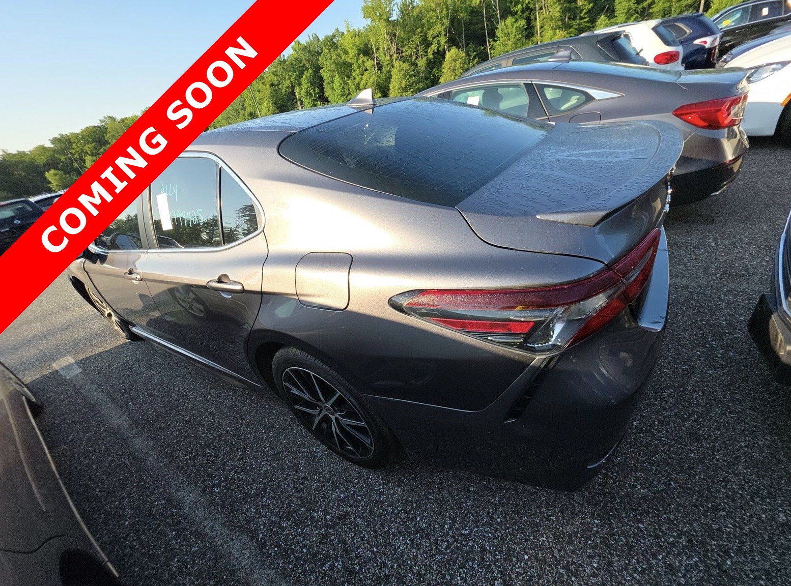 Used 2023 Toyota Camry SE FWD image 4