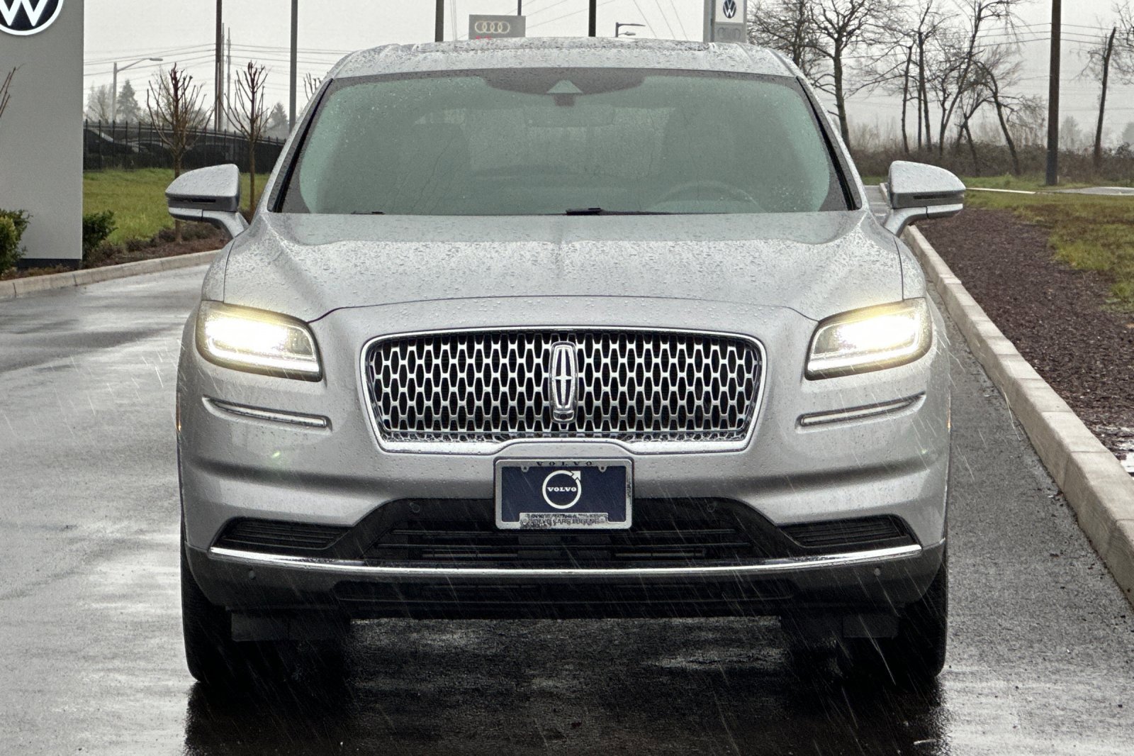 Used 2023 Lincoln Nautilus Reserve w/ Equipment Group 201A image 8