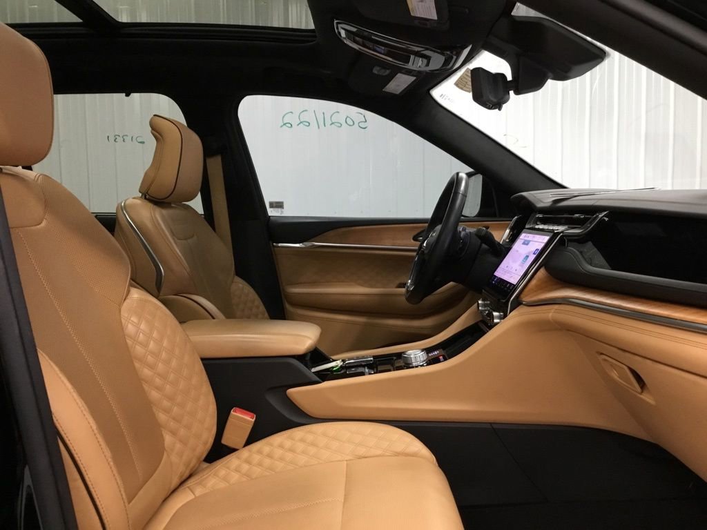 Used 2023 Jeep Grand Cherokee Summit image 25