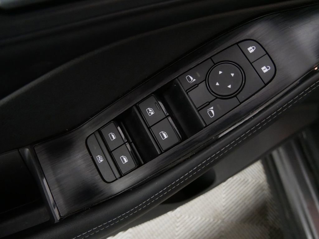 Used 2025 Nissan Rogue SV image 17