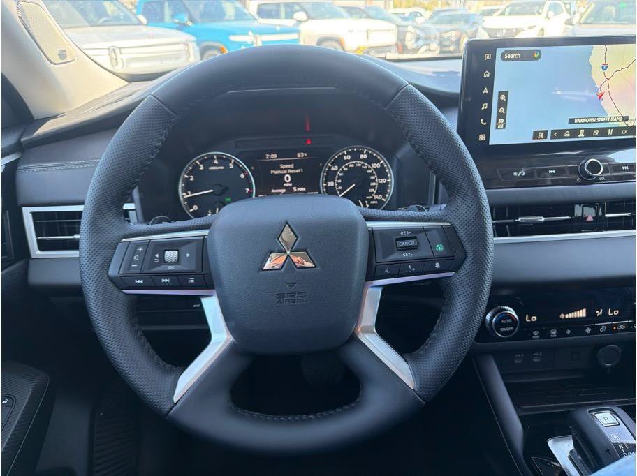 Used 2025 Mitsubishi Outlander SE AWD/4WD image 15