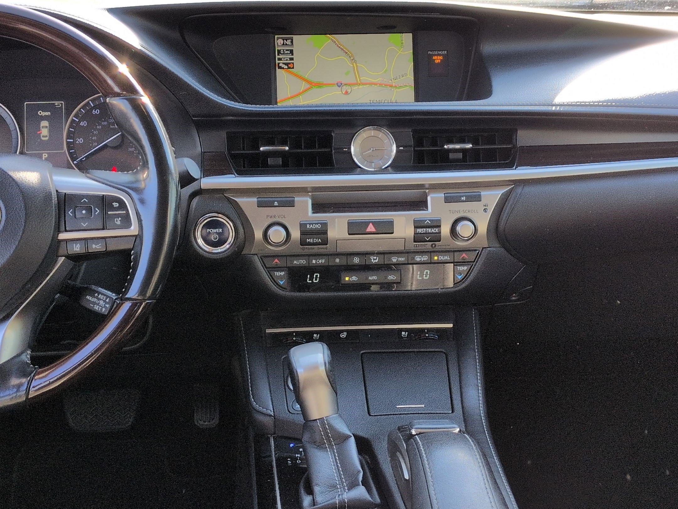 Used 2018 Lexus ES 300h w/ Navigation Package FWD image 30