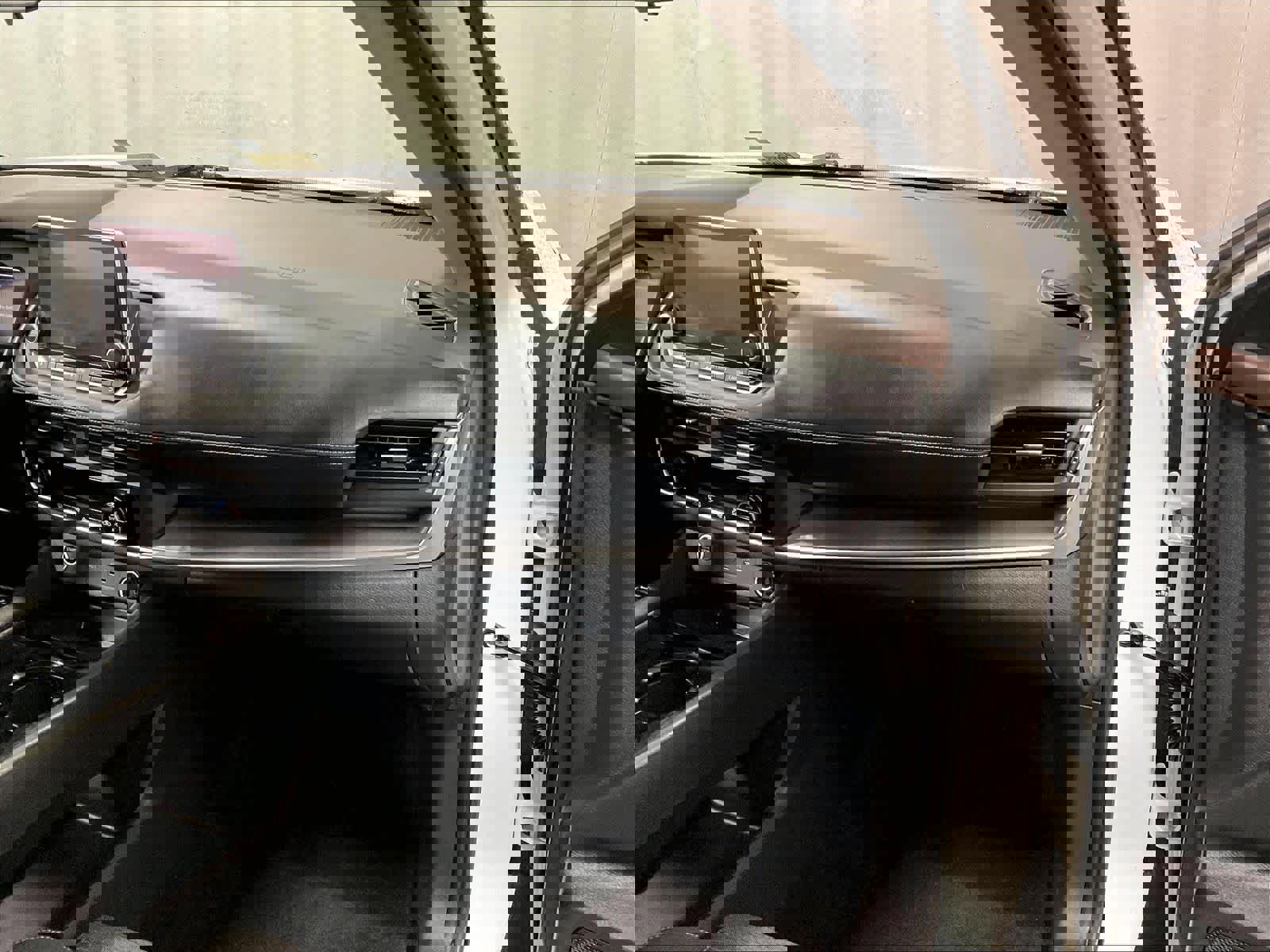 Used 2023 Nissan Rogue SV AWD/4WD image 13