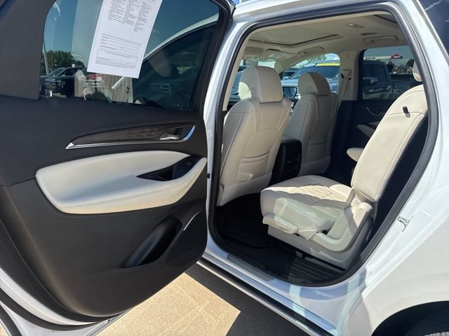 Used 2024 Buick Enclave Avenir w/ Avenir Technology Package AWD/4WD image 38