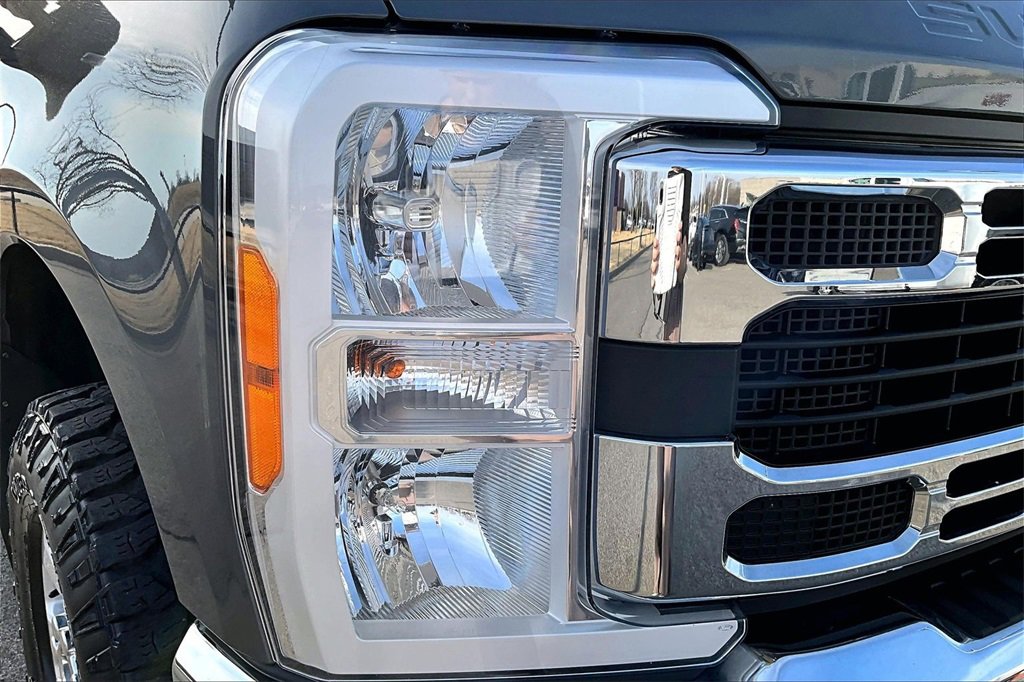 Used 2023 Ford F250 XLT image 32