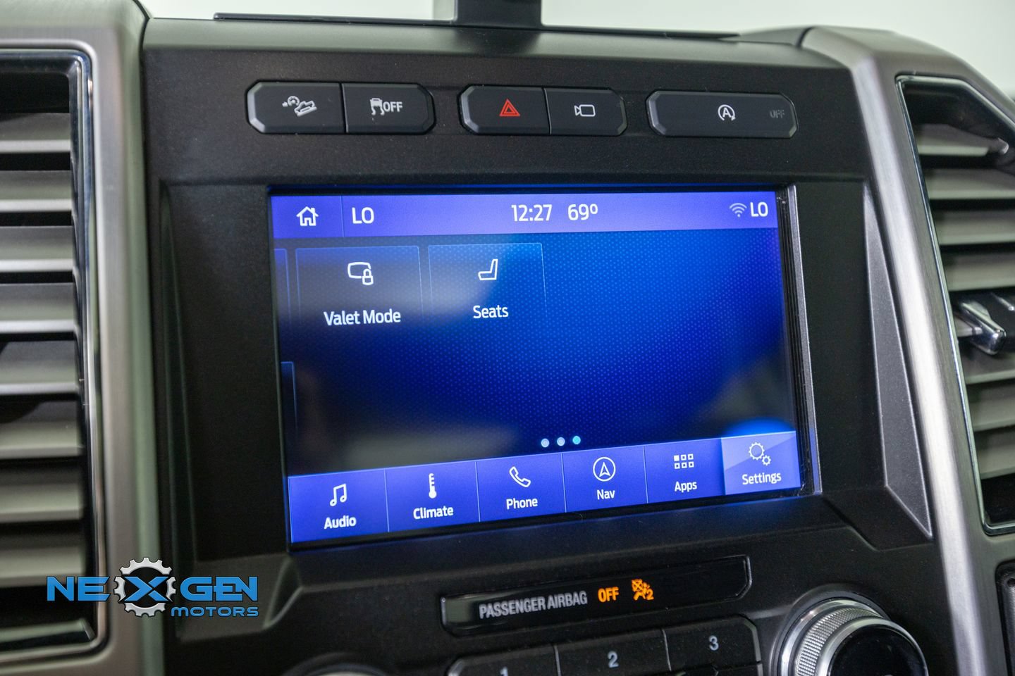Used 2019 Ford F150 Platinum w/ Equipment Group 701A Luxury AWD/4WD image 24